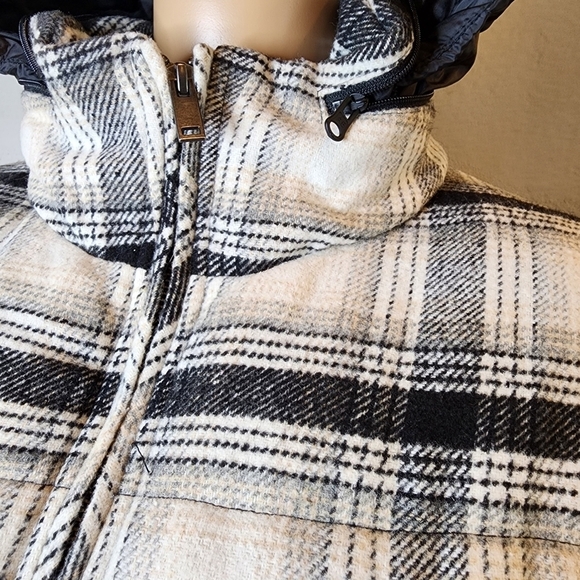 American Eagle Wool-blend plaid puffer coat. Women's size xs. - Picture 11 of 16